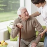 Trabajo de externa para cuidar personas mayores
